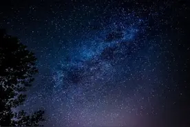 宇宙中万物都不是真的？人类头顶的夜空，其实是几千万年前的幻象图片