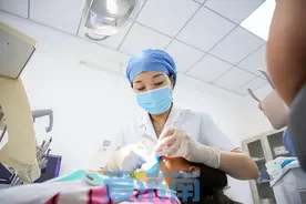 中国医师节｜专访口腔医院潘丽娜：匠心雕琢于方寸之间 做口腔健康的“守门人”图片