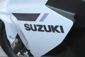 本田VS铃木踏板车对比，谁更值得买？看完秒懂！图片