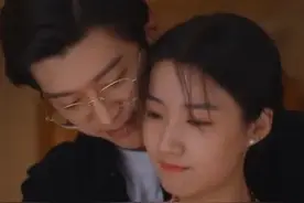 《小巷人家》结局：庄图南还是娶了精明的李佳，黄玲大方送金项链图片