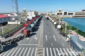 巴克图口岸迎来货运新高峰图片