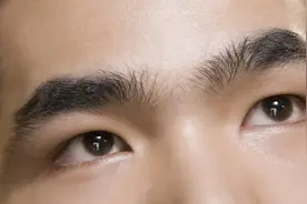 中年男人的眉毛变长意味着什么？说明更长寿吗？专家无奈说出实情图片
