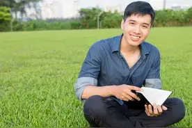 不生儿子不收兵的老舅在一串葫芦娃长大后，成为全村人羡慕的对象图片