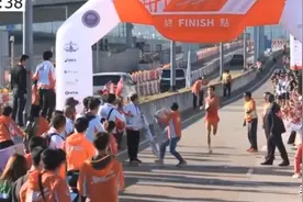 知情人曝解释！港珠澳马拉松“不让中国人撞线”真是失误，来听听图片
