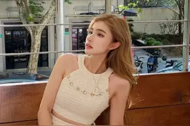 加拿大少妇天花板，身材是真好啊，你懂这种感觉吗？图片