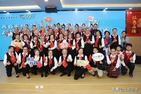 当清华超级“学霸合唱团”再次唱响《少年》……图片