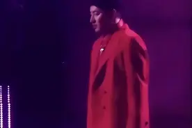 44岁潘玮柏胖至200斤，晒19岁时帅照，被罗志祥嘲讽你就继续吃吧图片