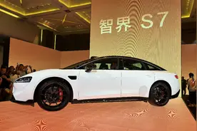 “遥遥领先”后，余承东决定“亏本卖”图片