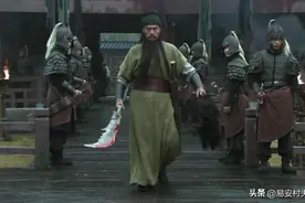 温酒斩华雄的不是关羽而是他，生下两个儿子建立了东吴图片