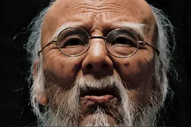 齐白石画的两只老鹰，一只卖了9890万元，另一只却卖出4.25亿天价图片