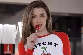 173cm的极致诱惑：Alyssa Arce的超长腿与火辣三围图片