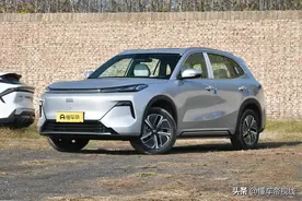 新车 | 置换补贴4000元/9.98万元起，吉利银河星舰7 EM-i新购车政策图片