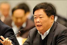 曹德旺的豪宅堆满茅台酒，占地5亩，为何3个子女却无人愿住？图片