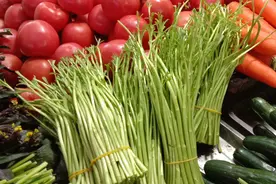 武汉本地特色菜藜蒿新鲜上市图片