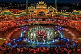 受强降雨影响，开封市万岁山武侠城7月17日临时闭园一天图片