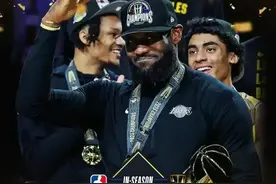 帕金斯：詹姆斯拿下季中赛冠军创造历史，他现在就是历史第一人！图片