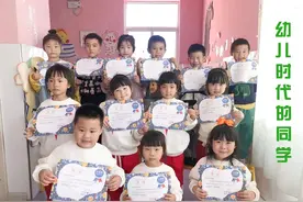 每个时代同学都有弥足珍贵的感情图片