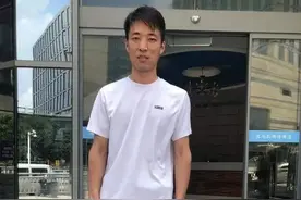 39岁“菜刀哥”去世，曾在暴雨中“劈车”救出3人图片