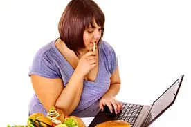 容易饿的人，可能是胃部有病变！医生：睡醒后有两现象，赶紧就医图片