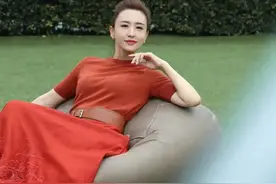 她应该是身材最好的央视主持人了吧！颜值也高，气质不输董卿周涛图片