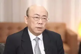 笑点太低！郭正亮与黄暐瀚两人因观点不同激辩，郭直接嘲笑黄助理图片
