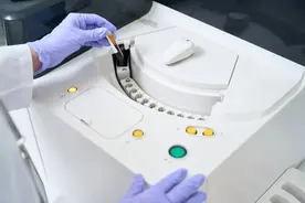 一旦升高就是患癌？别紧张，这篇文章教你科学认识肿瘤标志物图片
