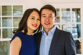 TikTok CEO周受资，祖籍广东，受雷军赏识，娶哈佛美女在美国圈粉图片
