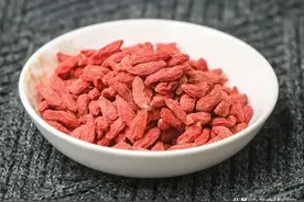 枸杞用陈醋泡2天，作用这么厉害，可以解决3大问题，省钱又实用图片
