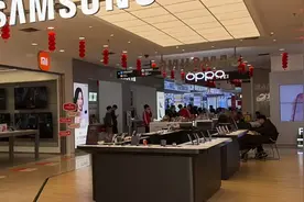 手机等数码产品“国补”第一天：有店铺客流量翻倍，系统崩溃无法付款图片