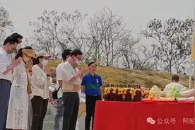 没想到泰国他信的家族这么特殊 既算潮也算客图片