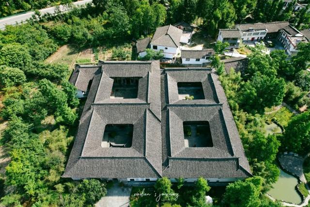 筑牢法治根基,让古镇延续历史记忆
