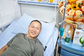 湍急水流中的“砸车侠”，找到了！图片