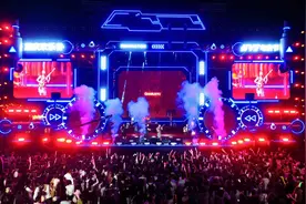 重庆欢乐谷HVE电音节已开启，应届中、高考毕业生购票有优惠！图片