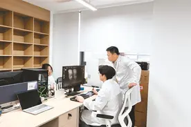 AI定制“生命补丁”让患者重展笑颜图片