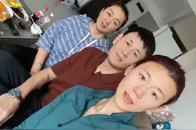 新年之际，天津女排队员王艺竹晒出温馨家庭照，不缺父爱母爱图片