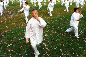 糖尿病人每天做这个运动，好比“降糖药”，血糖自己往下掉！图片