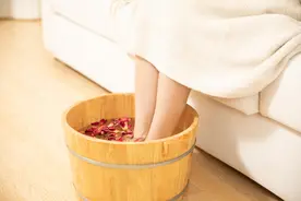 常年手脚冰凉，主要是这三个原因，教你如何调理图片
