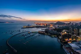 世界湾区中的粤港澳大湾区——如何打造引领跨越中等技术陷阱的国际科创中心图片