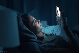 经常熬夜怎么办？熬夜过后吃什么补救 4种水果拯救熬夜脸图片