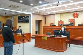 太恶心！江苏一小区有人多次高空抛粪，监控拍下全过程图片