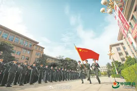 奔涌的潮头图片