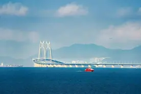 建港珠澳大桥时，我国3亿求技术，老外讽刺：3亿只能唱首歌图片