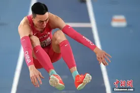 破纪录后哭了！吴艳妮：有机会为国争光就要战斗到底图片
