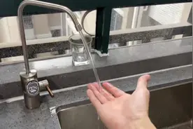 同样是喝水，用净水器和桶装水，究竟有多少差别？图片