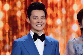 央视主持人任鲁豫：宁愿放弃现在的所有，只想让父亲回到他身边图片