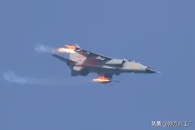 霸气！终极版“飞豹”首次曝光，挂载鹰击12，专打“八八舰队”！图片