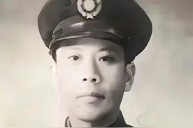黄百韬覆灭碾庄后，刘镇湘懊悔无比：都怪自己太狂，害了7兵团图片