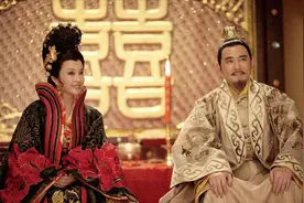 武则天晚年有多荒诞？为了跟张氏兄弟厮守，她把亲孙子活活打死了图片