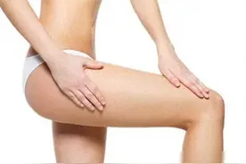 可怕！身上长了一根长长的白毛，能不能拔？图片