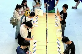 苹果秋季新品首销开启图片